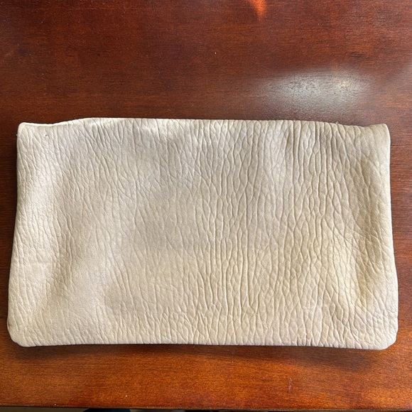 Express Clutch with removable chain strap - Picture 3 of 6